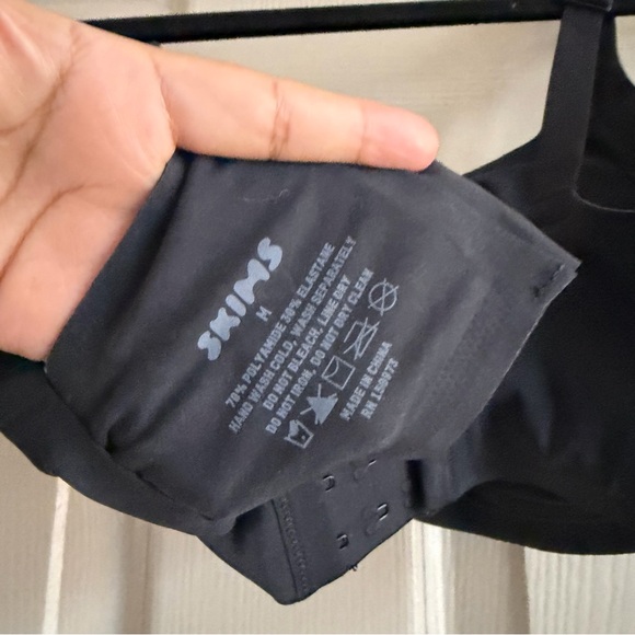 NEW Skims Scoop Neck Naked Bra Black - Picture 5 of 6